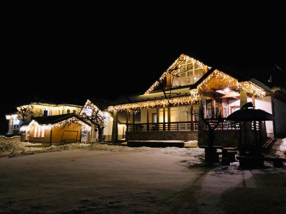 Cottage Familiya Verkhovyna Exterior photo